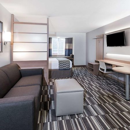 Microtel Inn & Suites By Wyndham - פן יאן מראה חיצוני תמונה