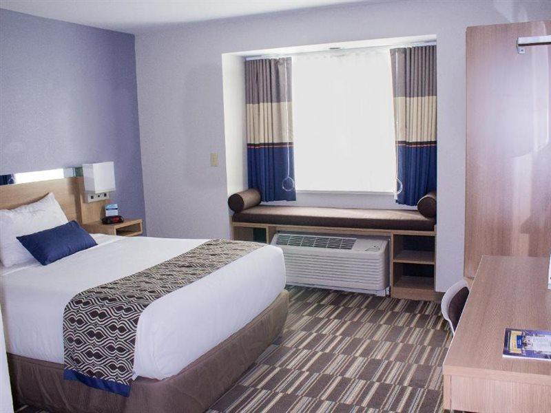 Microtel Inn & Suites By Wyndham - פן יאן מראה חיצוני תמונה