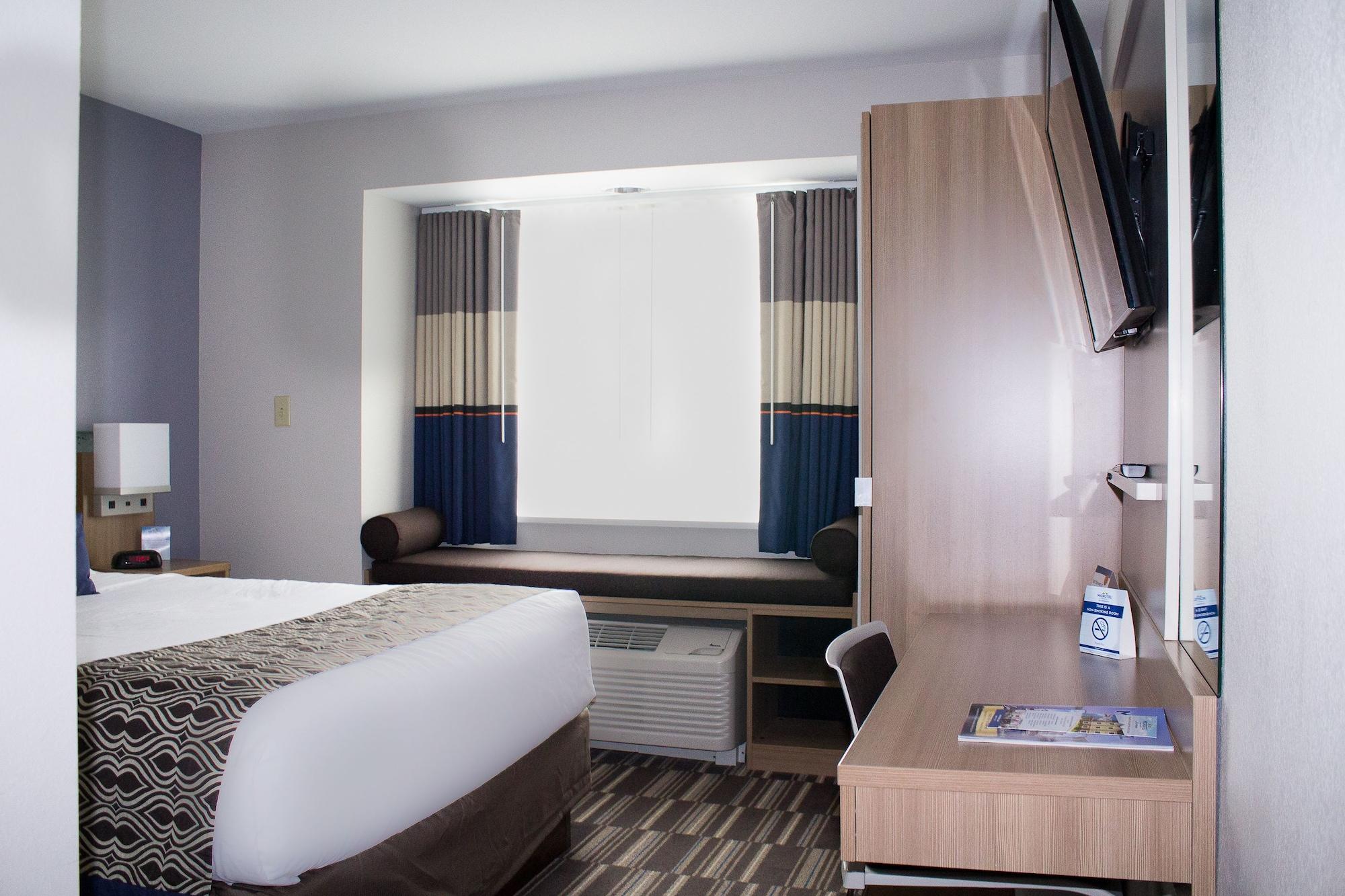 Microtel Inn & Suites By Wyndham - פן יאן מראה חיצוני תמונה