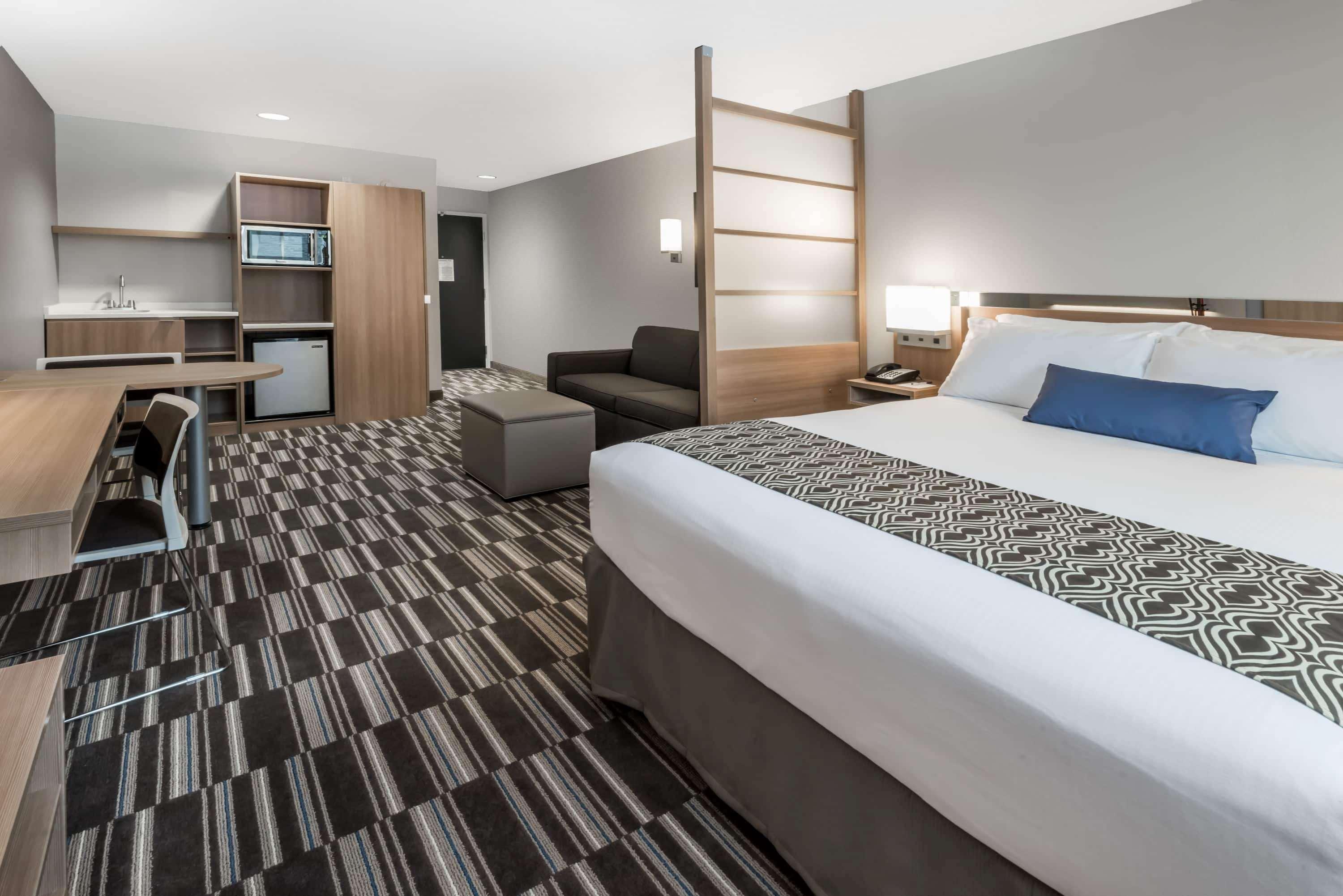 Microtel Inn & Suites By Wyndham - פן יאן מראה חיצוני תמונה