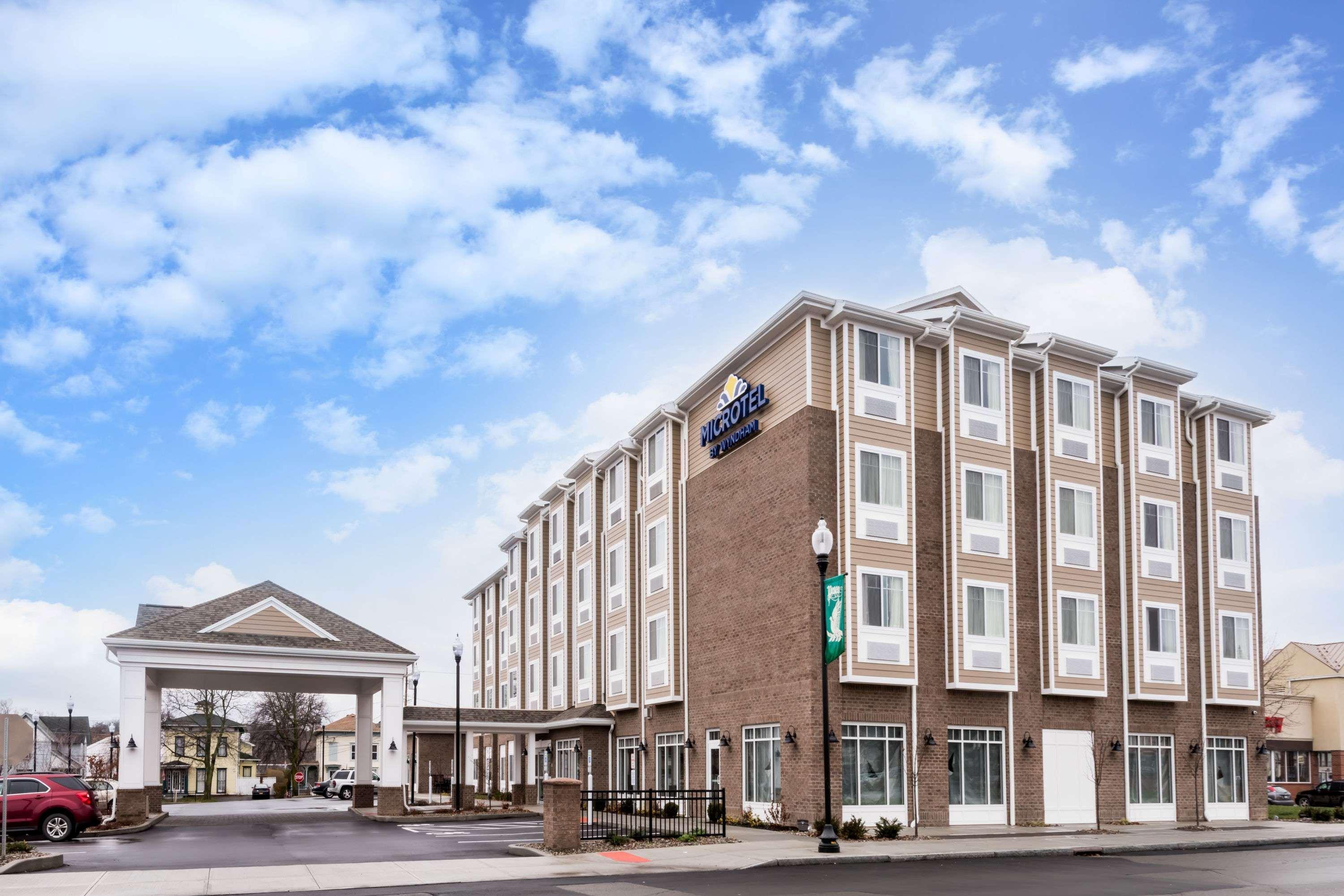 Microtel Inn & Suites By Wyndham - פן יאן מראה חיצוני תמונה