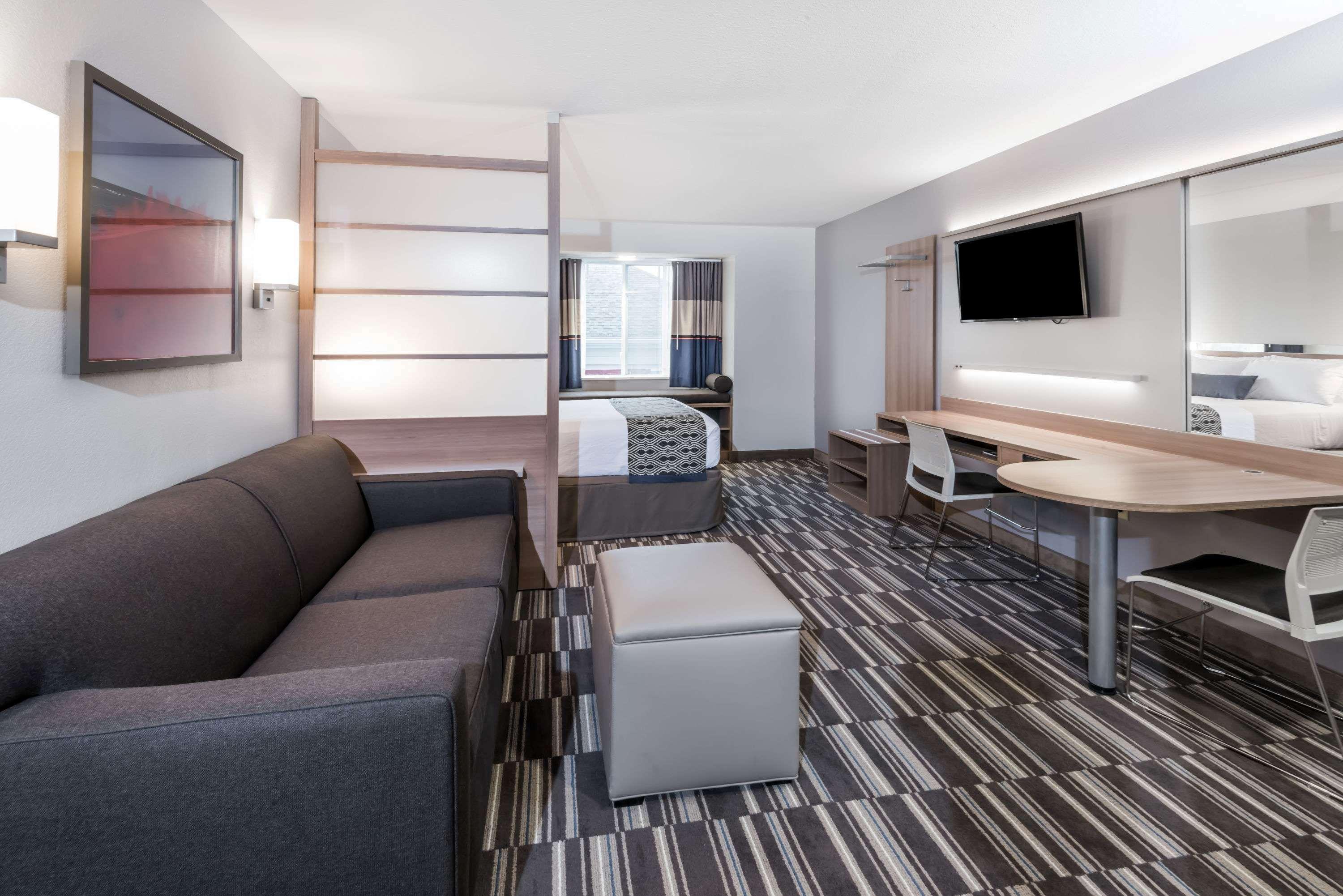 Microtel Inn & Suites By Wyndham - פן יאן מראה חיצוני תמונה