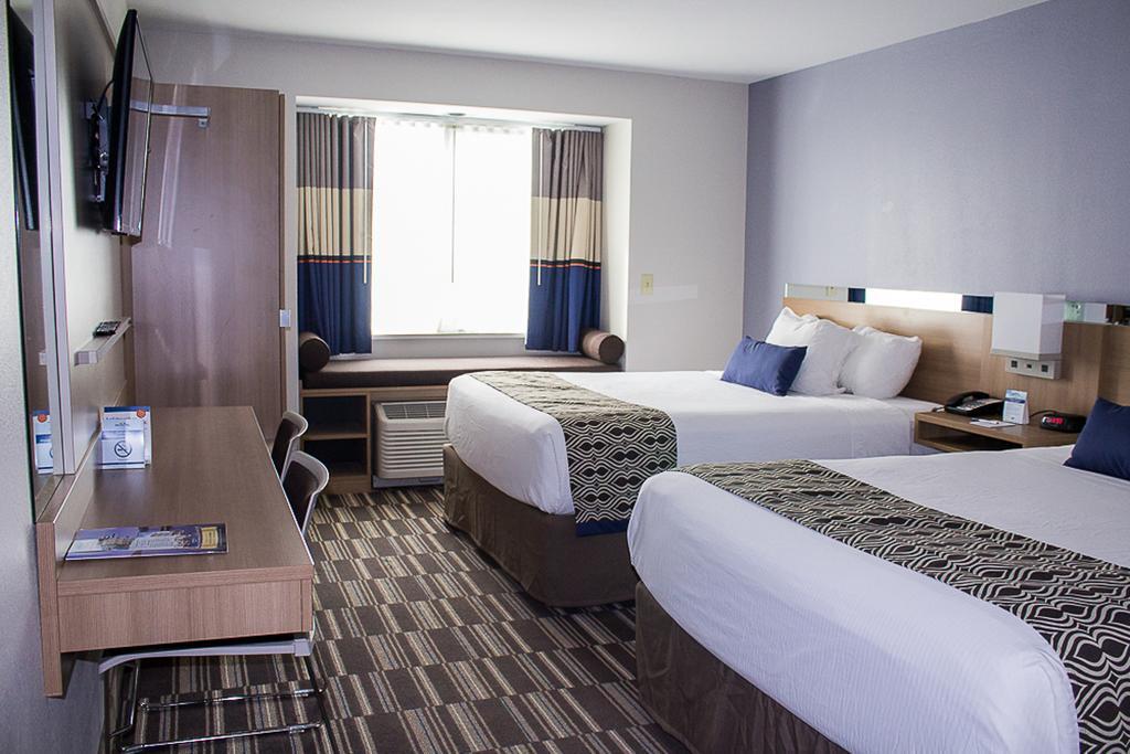 Microtel Inn & Suites By Wyndham - פן יאן מראה חיצוני תמונה