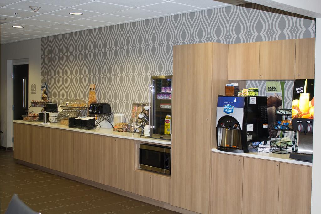 Microtel Inn & Suites By Wyndham - פן יאן מראה חיצוני תמונה