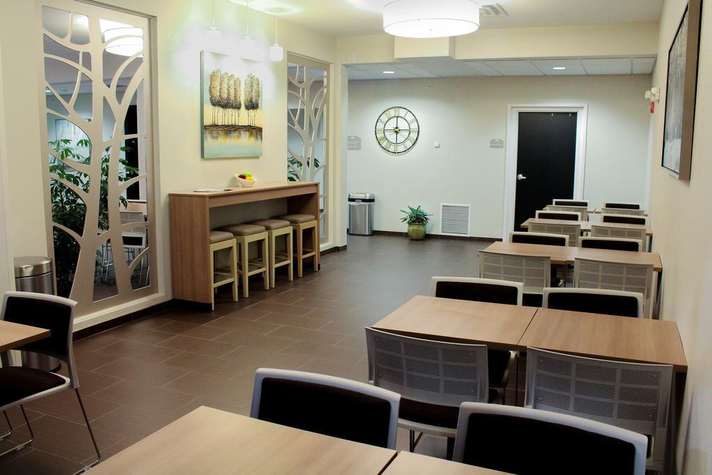 Microtel Inn & Suites By Wyndham - פן יאן מראה חיצוני תמונה