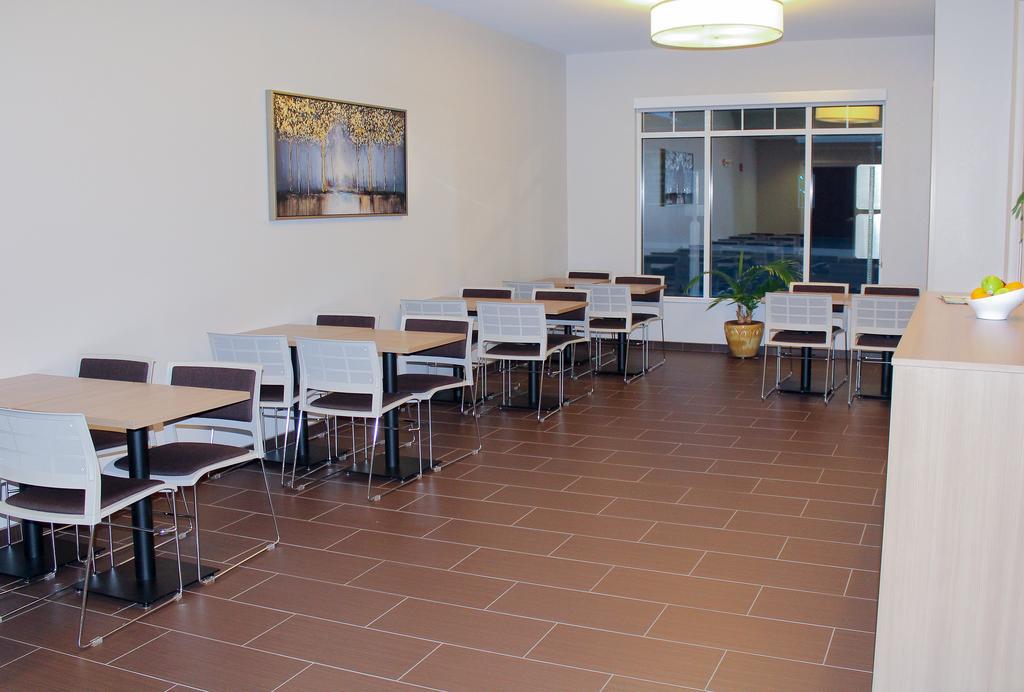 Microtel Inn & Suites By Wyndham - פן יאן מראה חיצוני תמונה