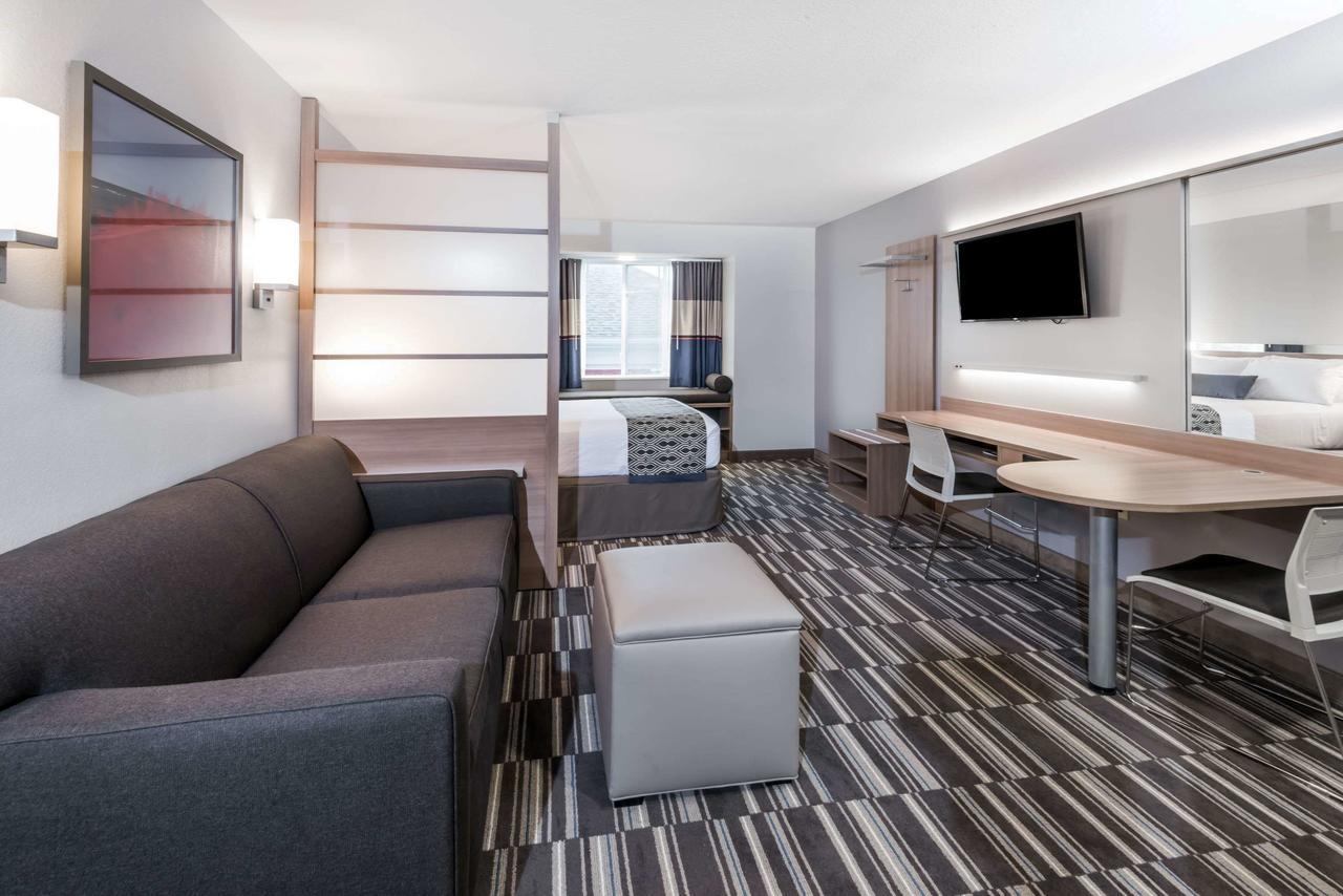Microtel Inn & Suites By Wyndham - פן יאן מראה חיצוני תמונה