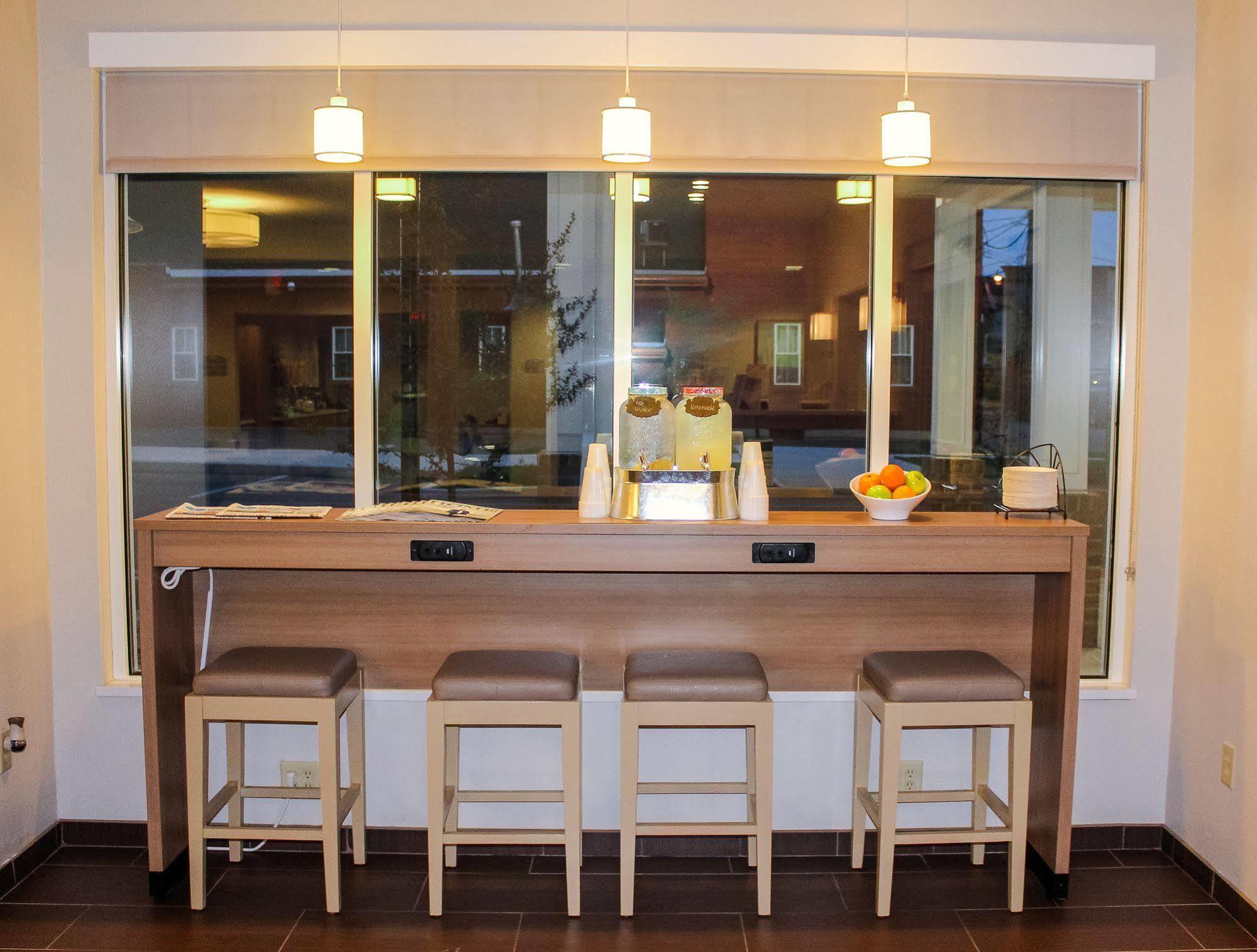 Microtel Inn & Suites By Wyndham - פן יאן מראה חיצוני תמונה